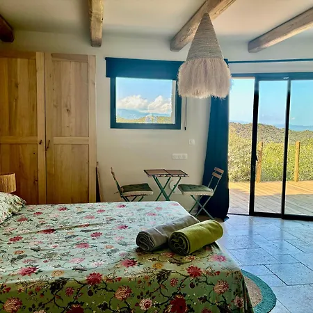 Neuf , Avec Kitchenette Dans Bergerie Moderne Vue Et Montagne * Porto-Vecchio (Corsica)