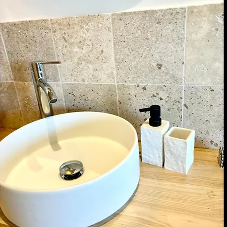 Neuf , Avec Kitchenette Dans Bergerie Moderne Vue Et Montagne Apartmán